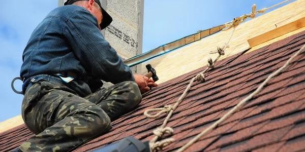 The Role of a Trusted Englewood Roofing Contractor in Roof Maintenance