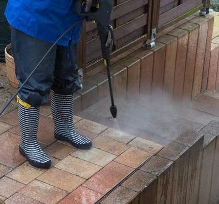 Eco-Friendly and Efficient Cleaning by Pure Mist Pressure Washing