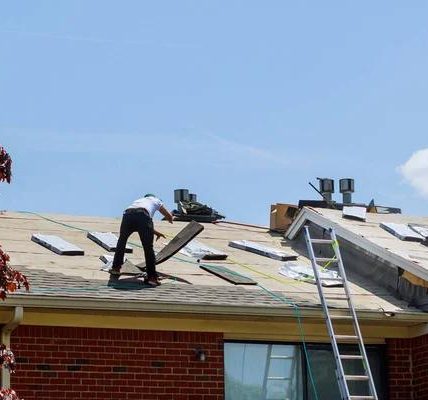 How to Find Trustworthy Roofing Replacement Contractors in Your Area